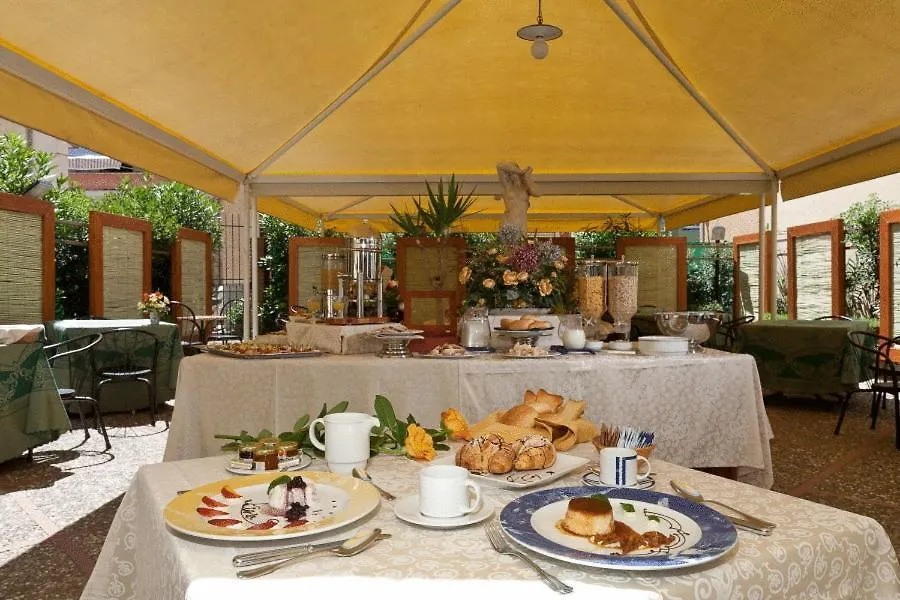 Hotel Riva Del Sole Cefalú 4*,
