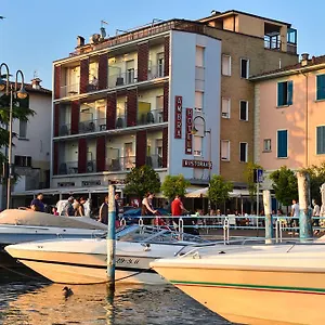 Hotell Ambra - The Only Lakeside In ***